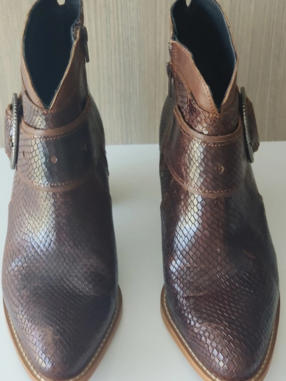 CASTA Made In Portugal Womens 8.5/39 Brown Leather Booties